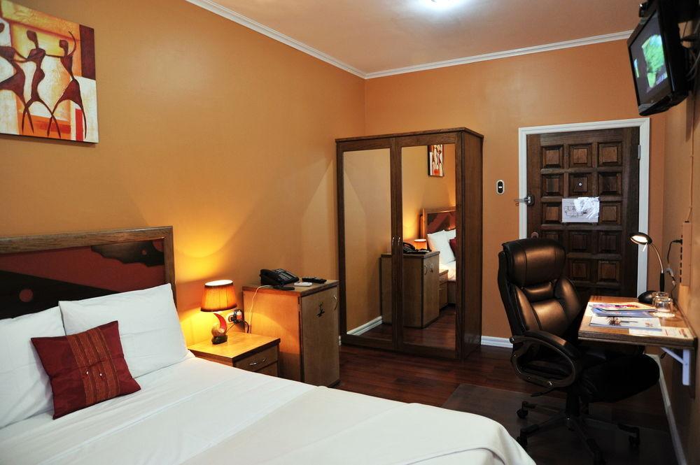 Culture Crossroads Inn Port of Spain Bagian luar foto